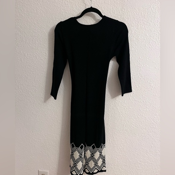 Cozy Soft Bodycon Graphic Dress - Picture 6 of 7